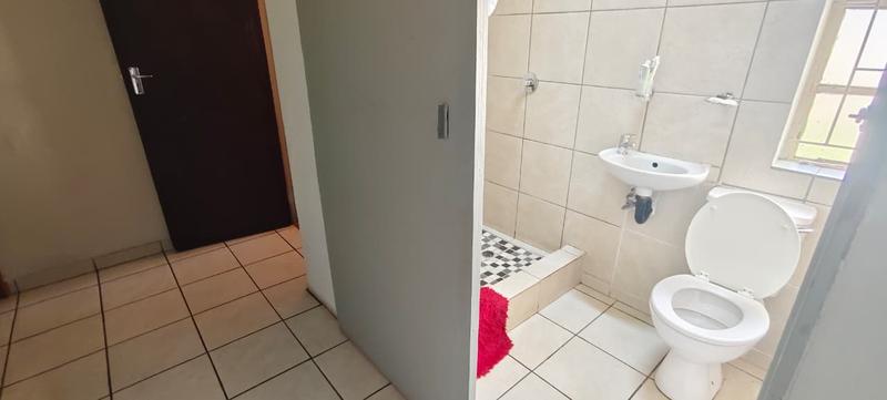 To Let 7 Bedroom Property for Rent in Die Bult North West